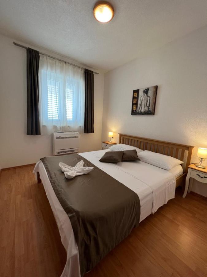 Villa Marina - Sea View Bol Bagian luar foto